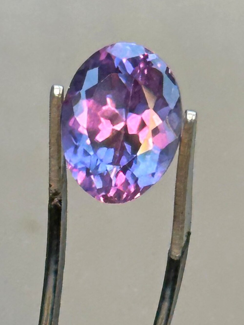 Gorgeous Certified Color Changing Sapphire